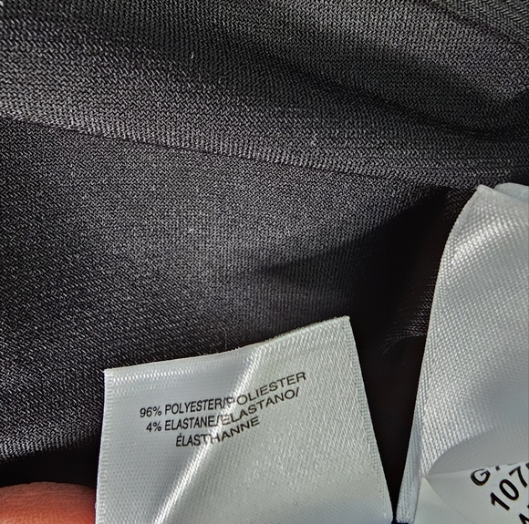 Anne Klein black sleeveless top zip front with chest pockets size small - Picture 8 of 8